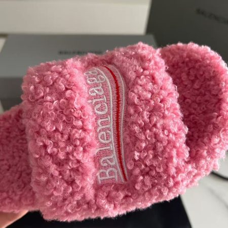 Balenciaga Fall/Winter Fur-Lined Slippers - Image 6