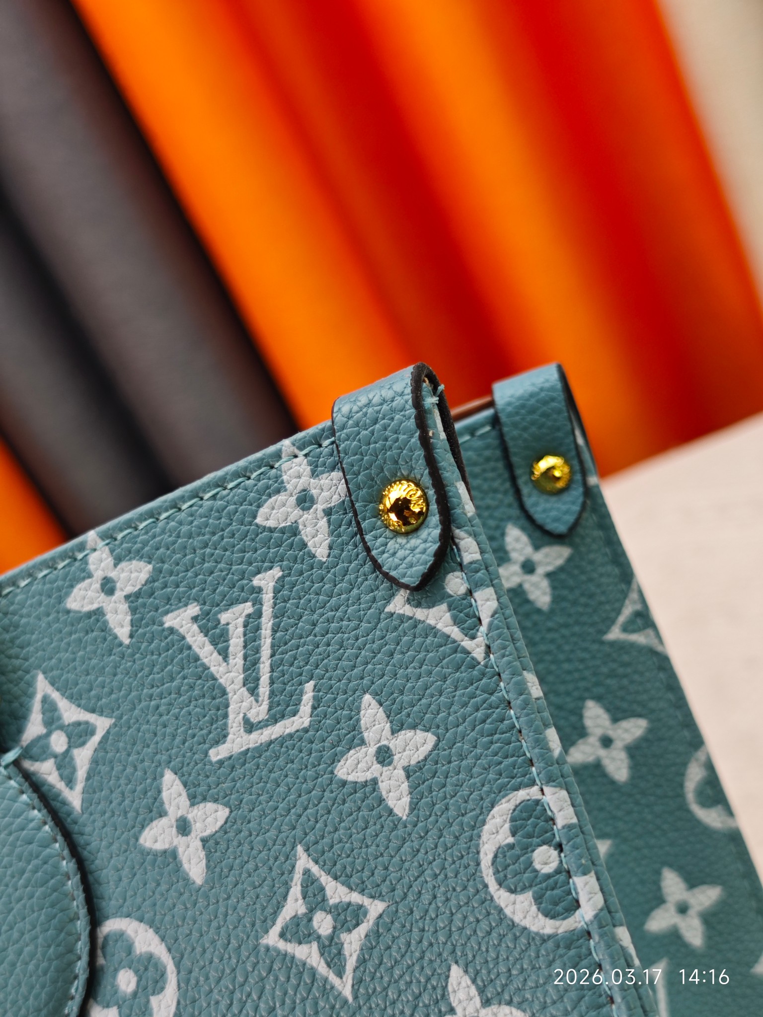 LV OnTheGo MM Bag - Image 2
