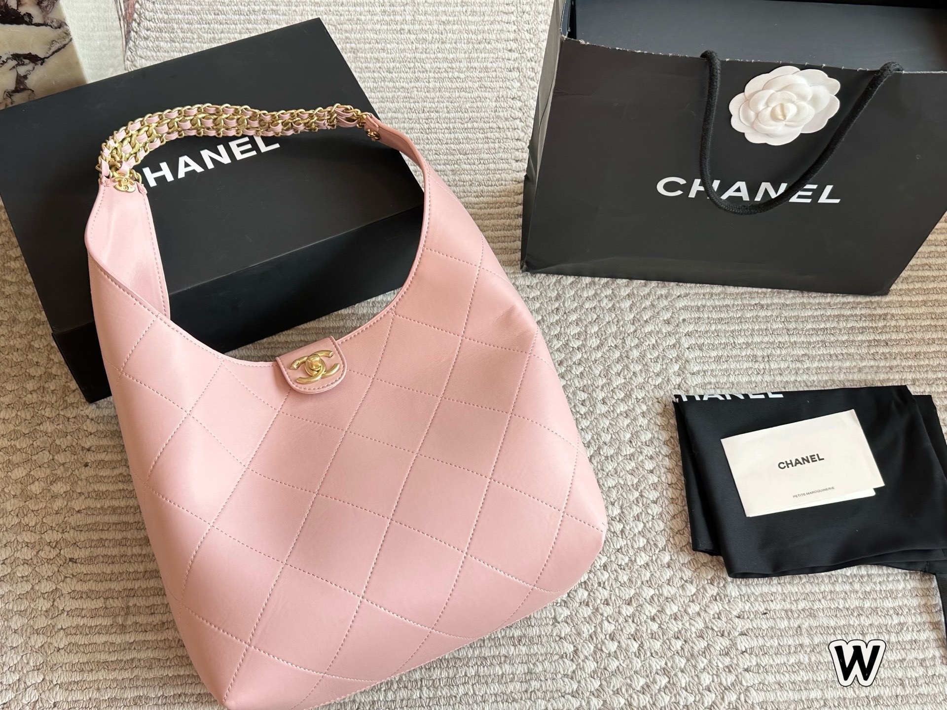 Chanel Sparkling Gold Handbag - Image 5