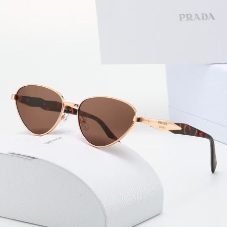 Prada Fashionable Sunglasses - Image 6