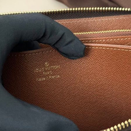 LV Zippy Wallet M24616 - Image 5