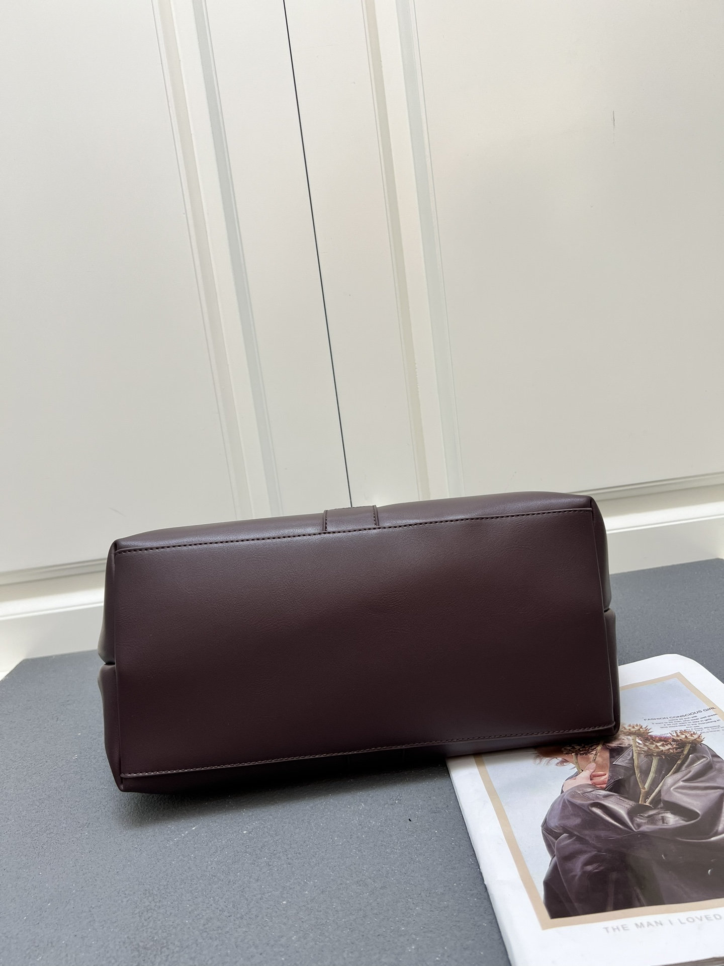 Saint Laurent Y Tote Bag - Image 8