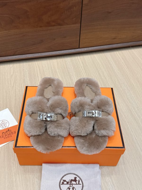 Hermès Fall/Winter Fur-Lined Slippers