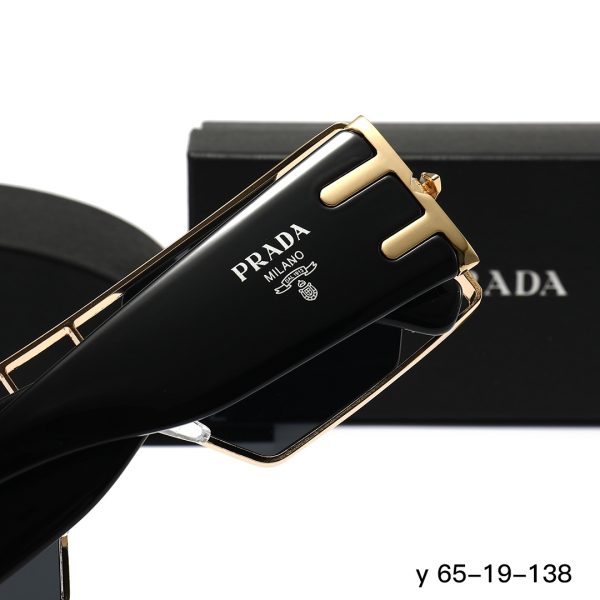 Prada Fashionable Sunglasses