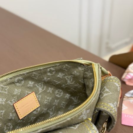 LV Cargo Mahjong Bag - Image 8