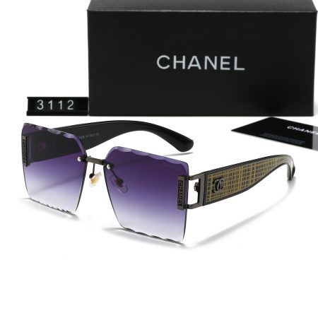 Chanel Fashionable Sunglasses - Image 4