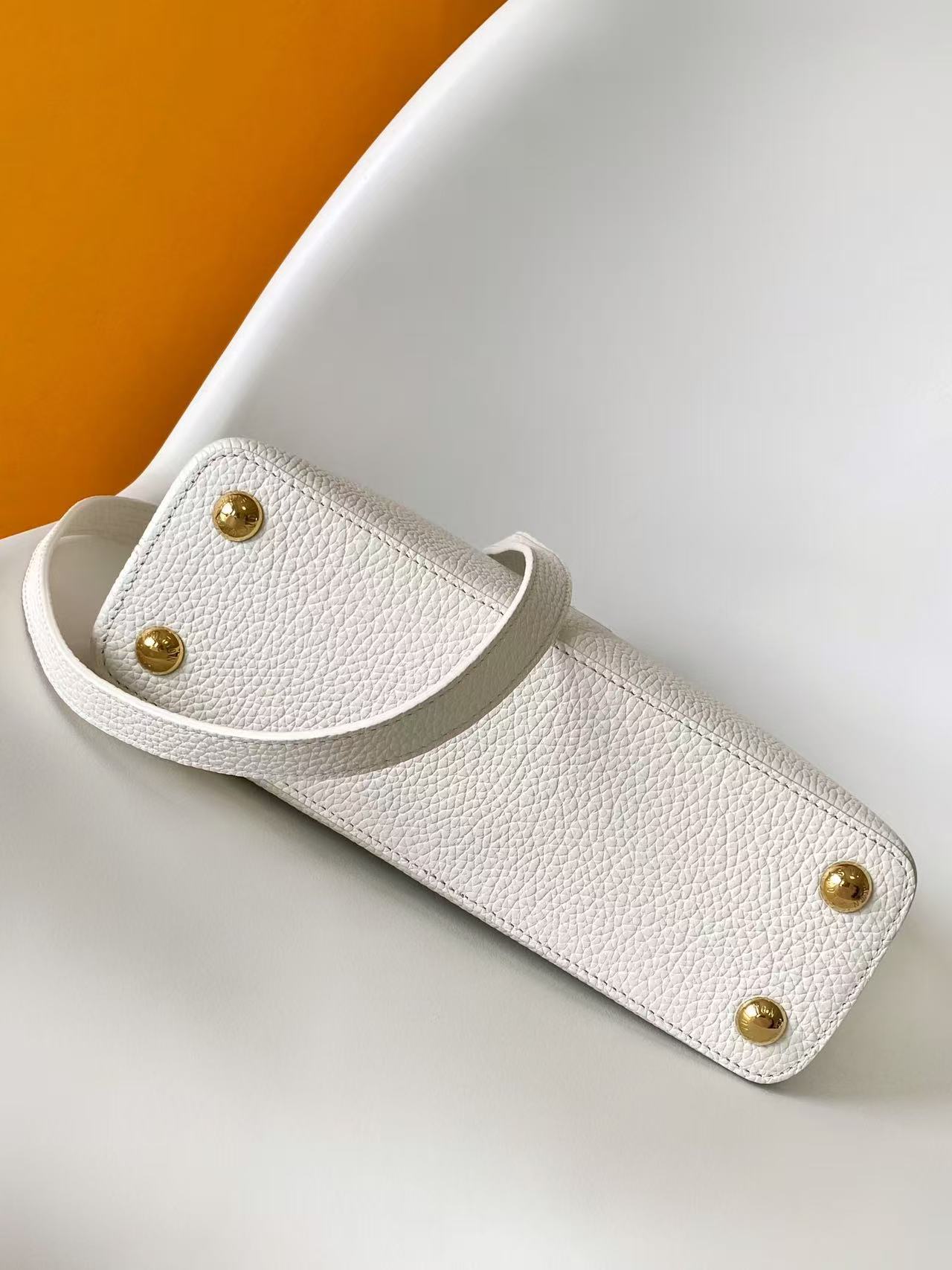 LV Borsa Capucines BB Top Quality - Image 4