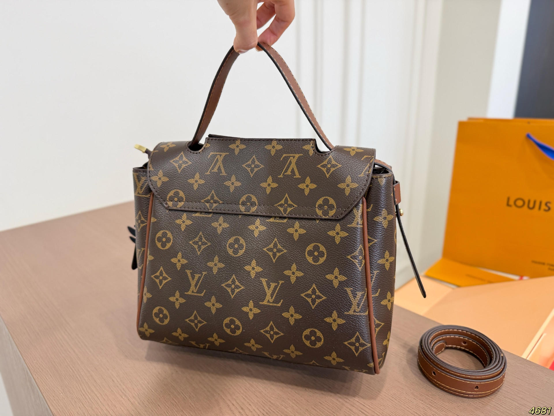 Lv Vintage Floral Handbag - Image 7