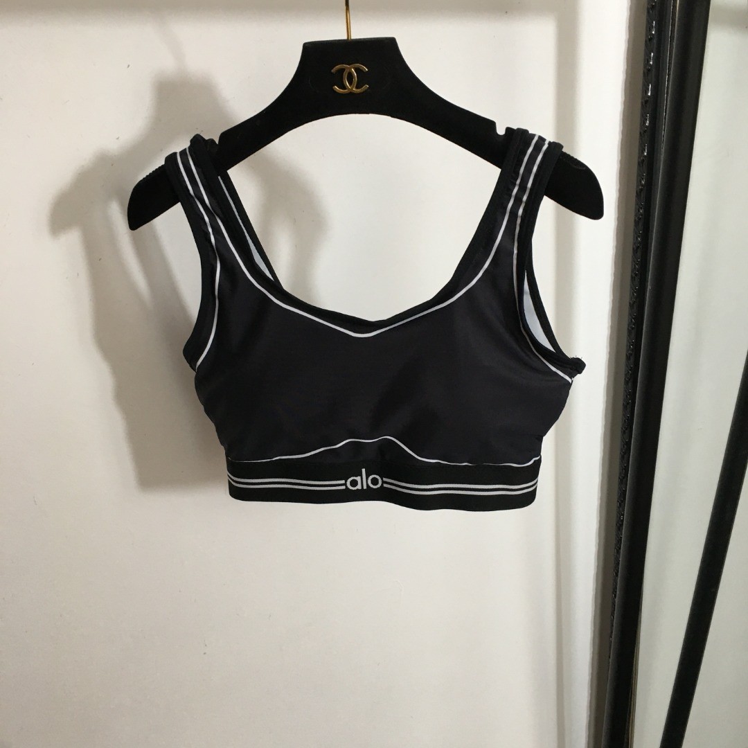ALO Yoga Exercise Set - Image 2