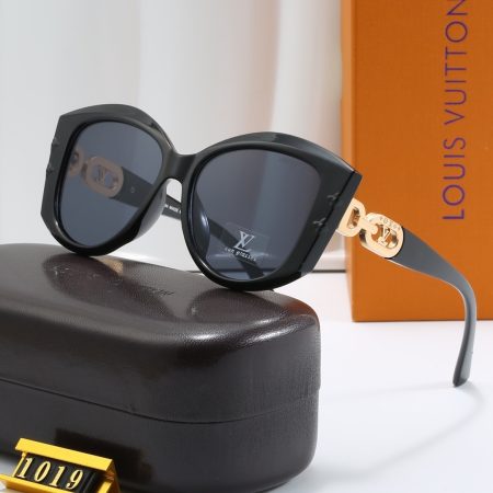 LV Fashionable Sunglasses - Image 4