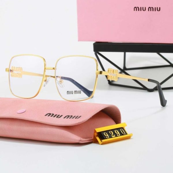 Miu Miu Fashionable Sunglasses