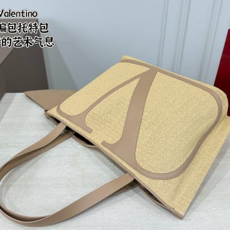 Valentino Garavani VivaSuperstar large shopping bag - Image 8