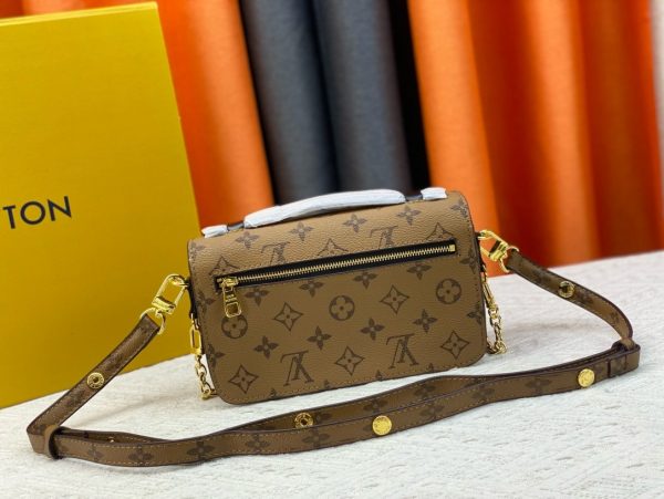 LV Monogramme Pochette Métiss East West Bag