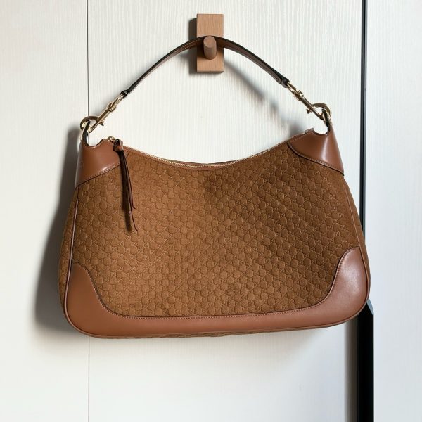 Gucci B medium shoulder bag