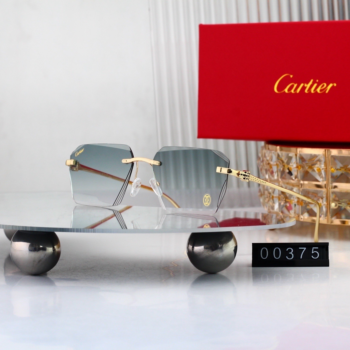 Cartier Fashionable Sunglasses - Image 4