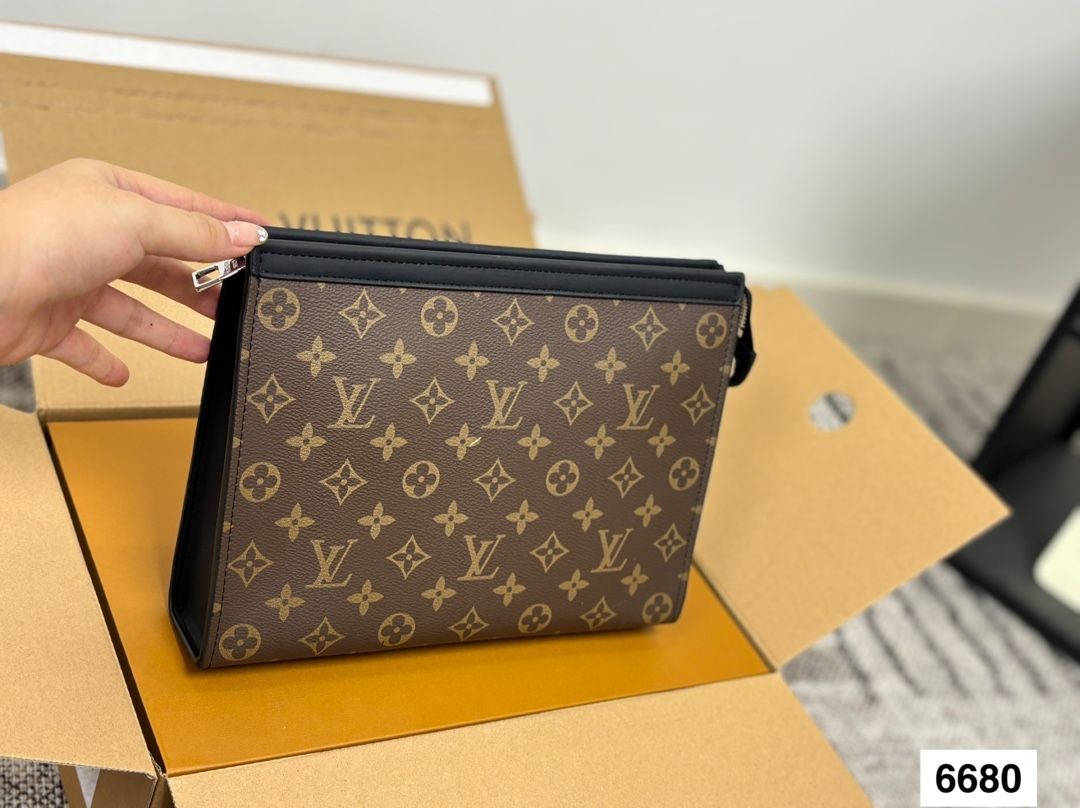 Lv Papollo Bag - Image 1