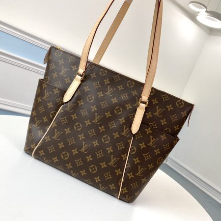LV Monogram Totally GM - Image 3