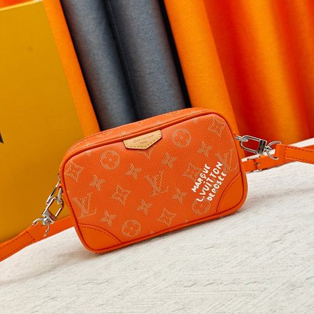 LV  Trocadero Mini Bag - Image 5