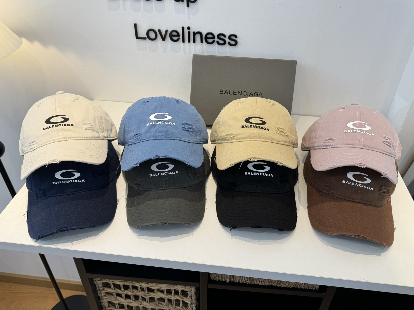 Balenciaga's New Baseball Cap - Image 1