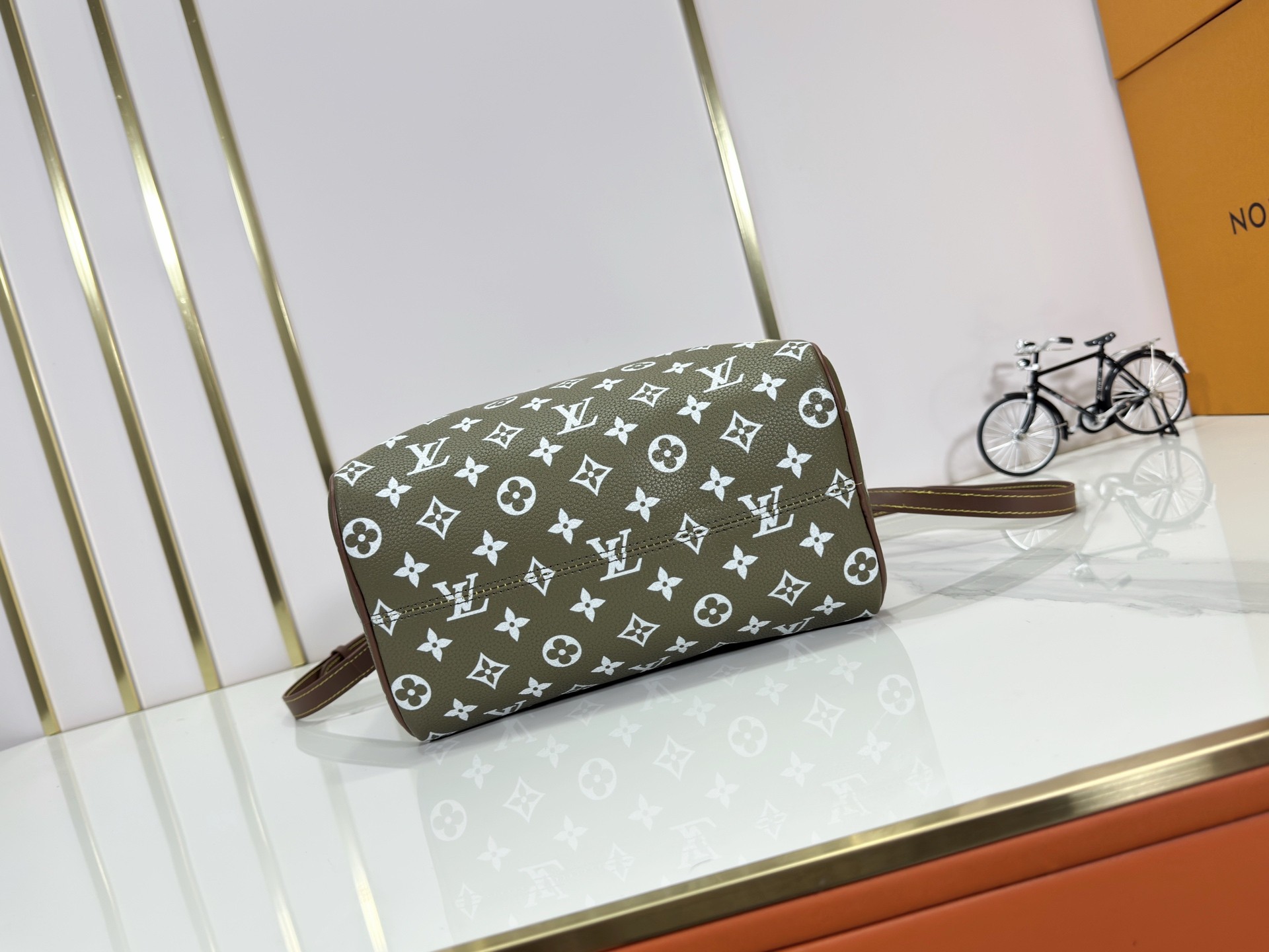 LV Speedy Bandoulière 25 Bag - Image 4