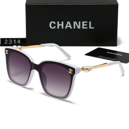 Chanel Fashionable Sunglasses - Image 3