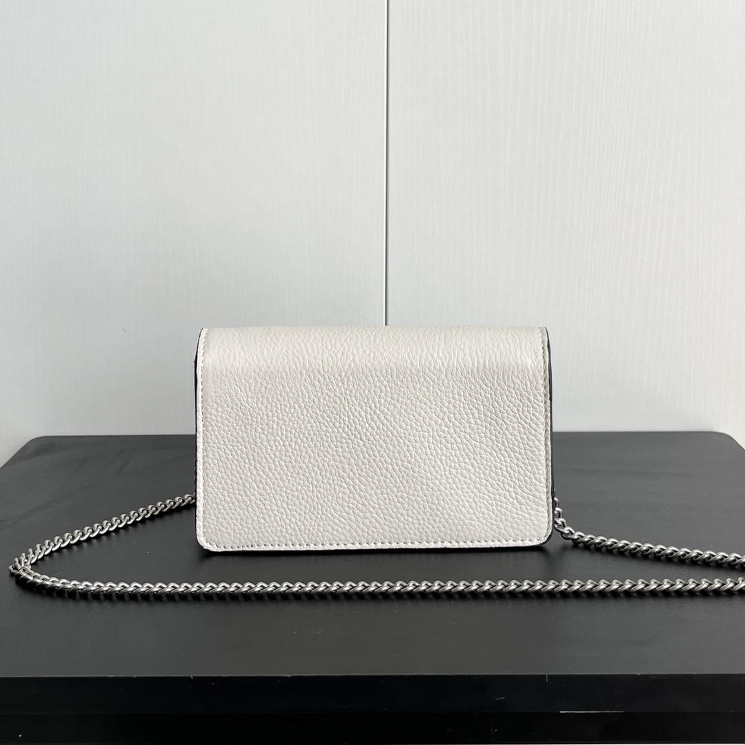 GUCCI Leather Dionysus MiniChain Bag. - Image 3