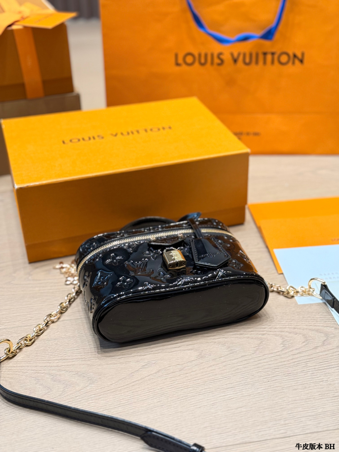LV Vanity Chain Pouch Monogram Bag - Image 9