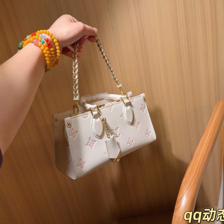 LV OnTheGo East West Monogram Empreinte Bag - Image 3