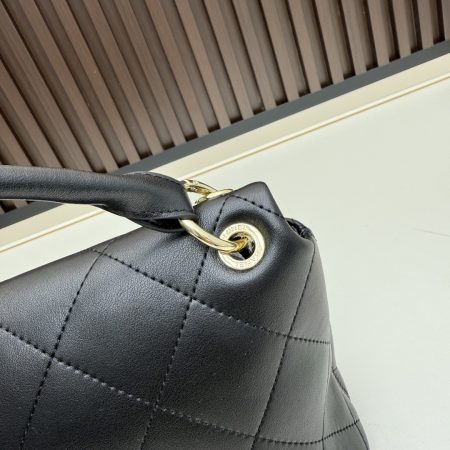 Chanel Large Flap Bag - Image 6