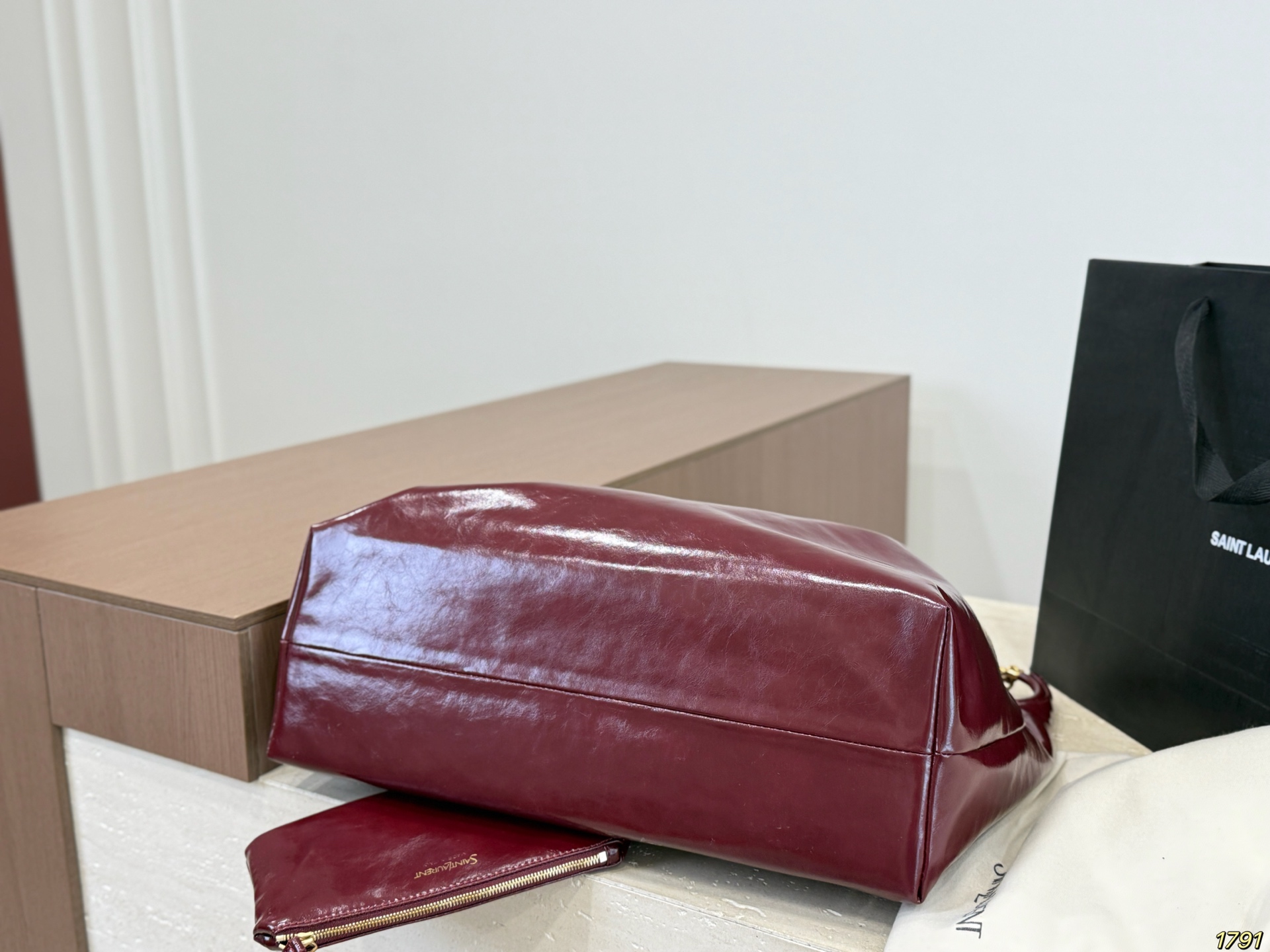 YSL Chain Shoulder Bag - Image 11
