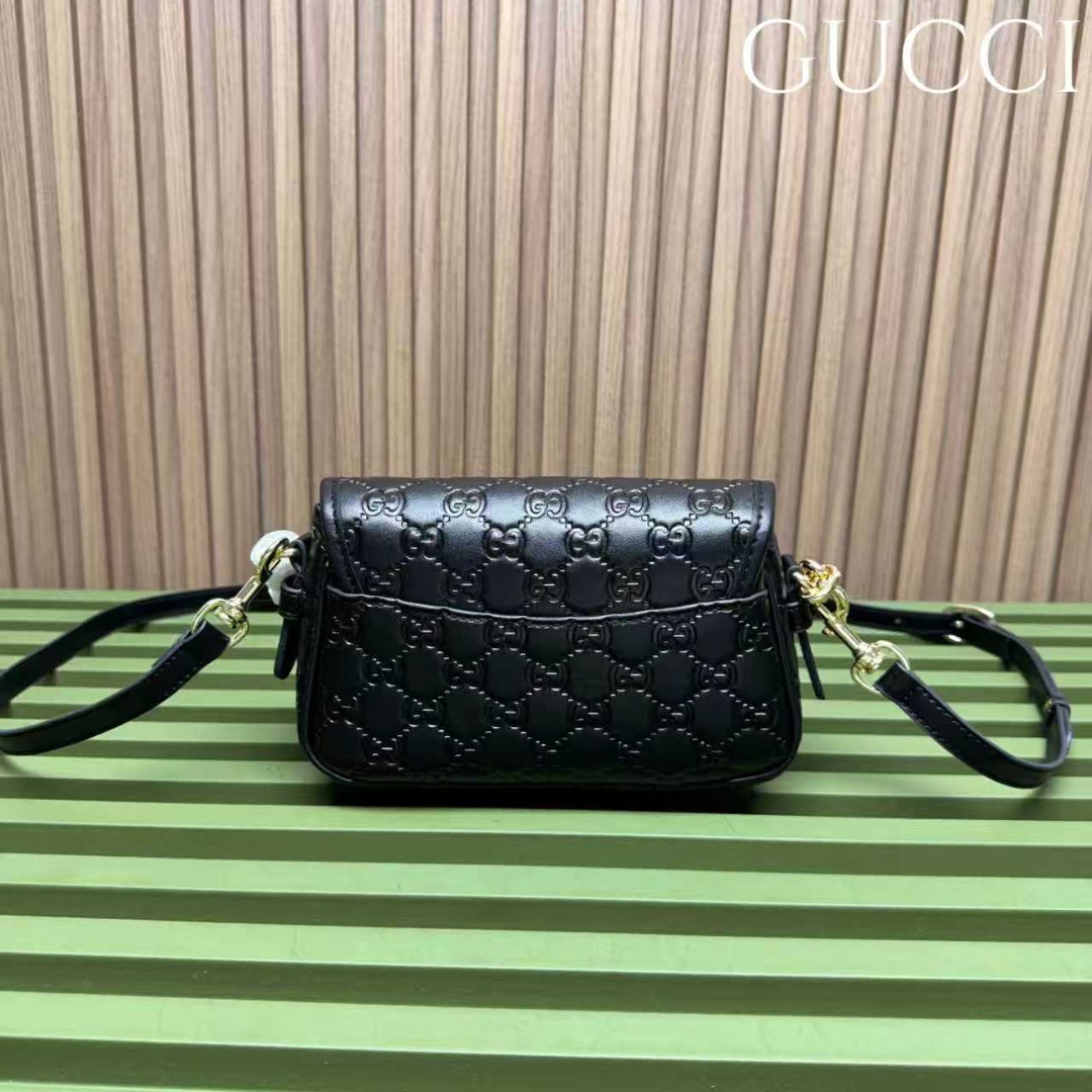 Gucci Embossed Arabella Flap Bag - Image 4