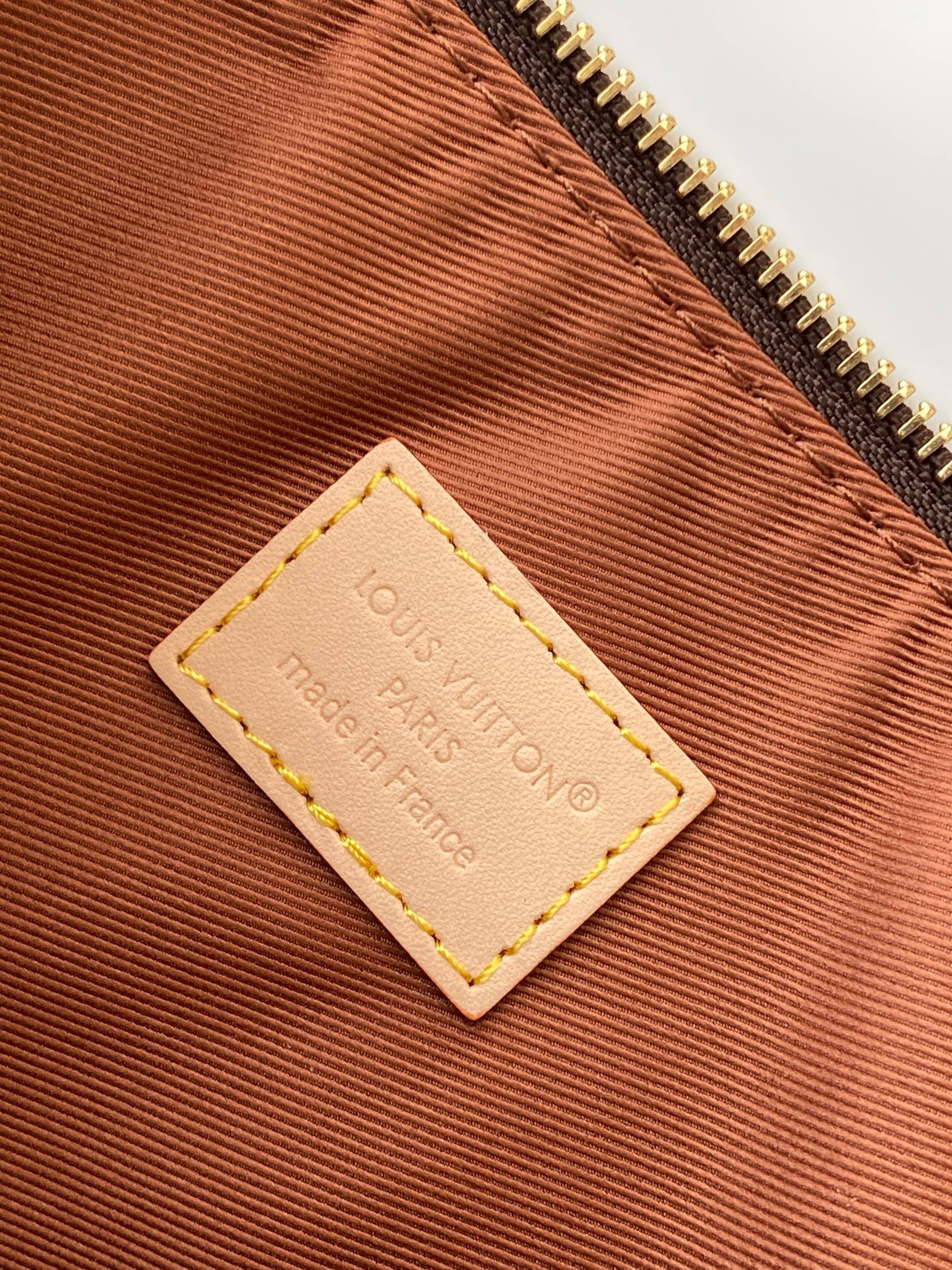 LV Multipass Monogram Handbag - Image 9