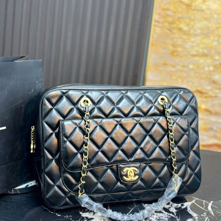 Chanel Chain Tote Bag - Image 2