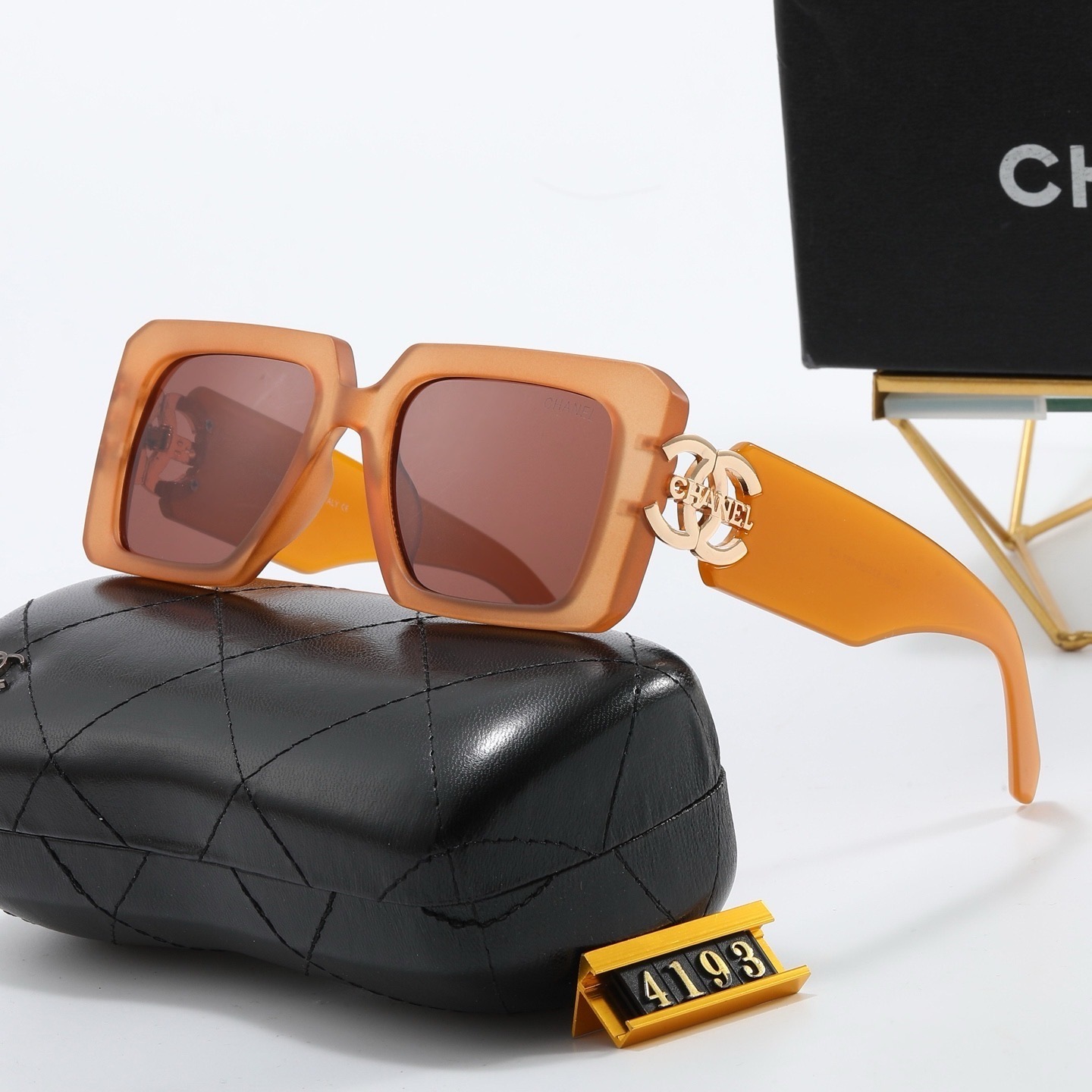 Chanel Fashionable Sunglasses - Image 6