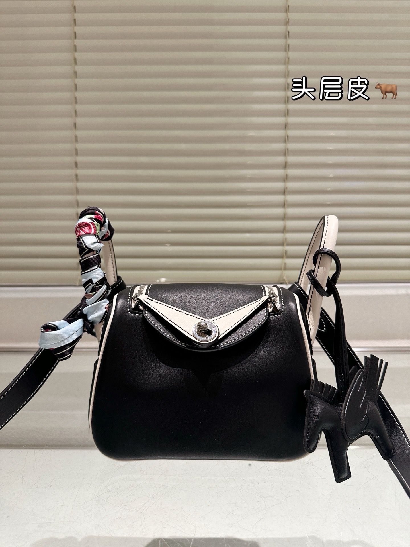 Hermes mini Lindy colorblocked silver buckle bag - Image 1