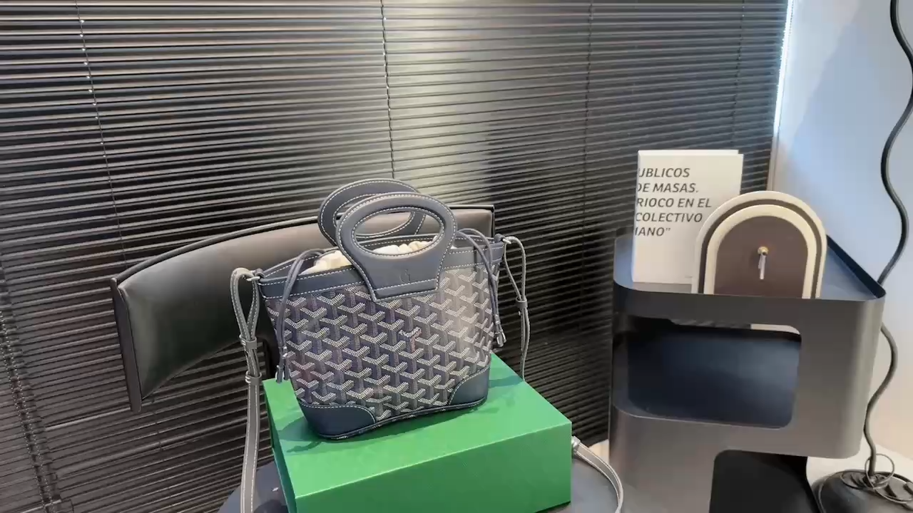 Goyard Mini Beluga Bucket Bag - Image 2