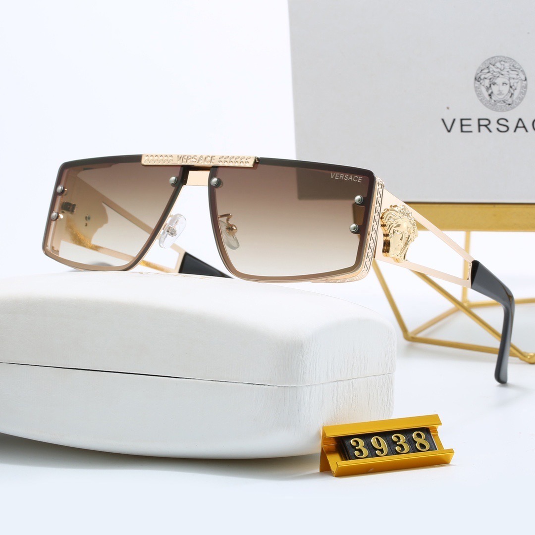 Versace Fashionable Sunglasses - Image 6