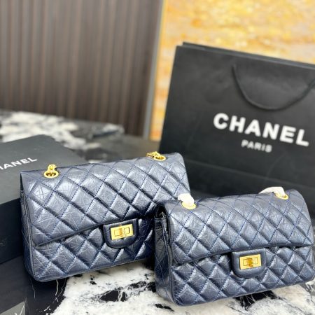 Chanel Quilto 2.55 Shoulder Bag - Image 18