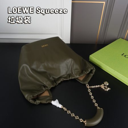 LOEWE Medium Squeeze bag - Image 4