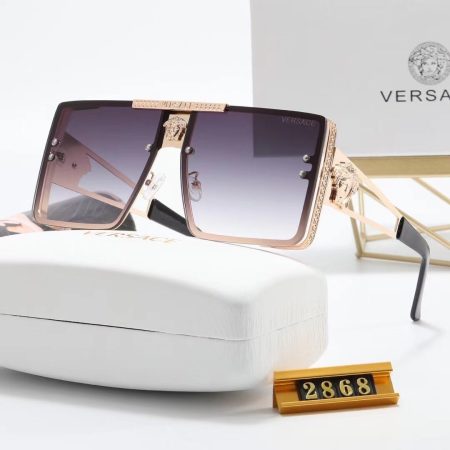 Versace Fashionable Sunglasses - Image 8