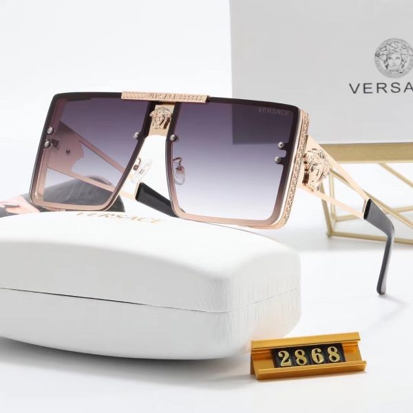Versace Fashionable Sunglasses