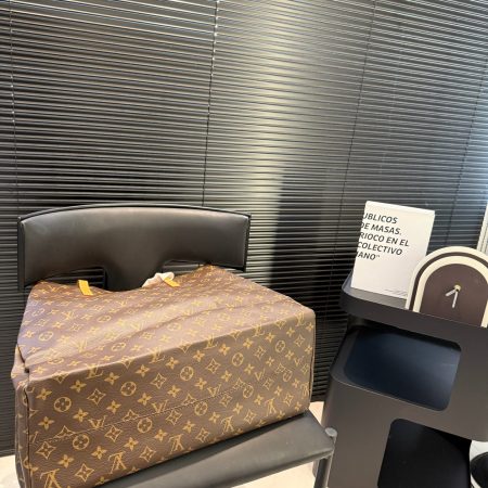 LV  Monogram Tote Bag - Image 4