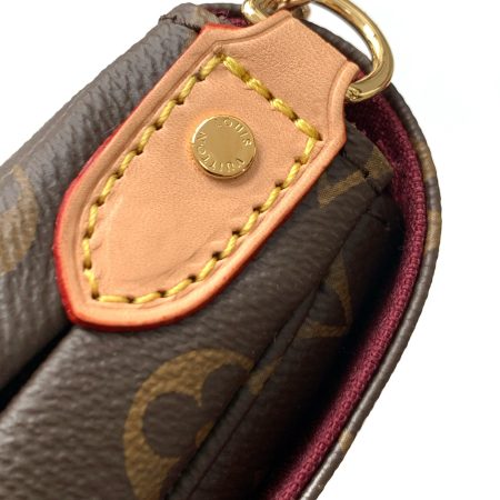 LV Favorite Chain Shoulder Bag - Image 11