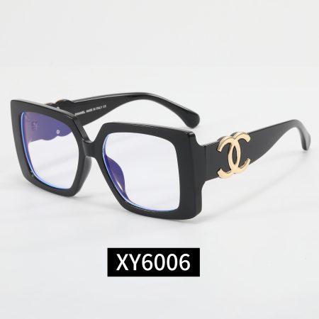 Chanel Fashionable Sunglasses - Image 2