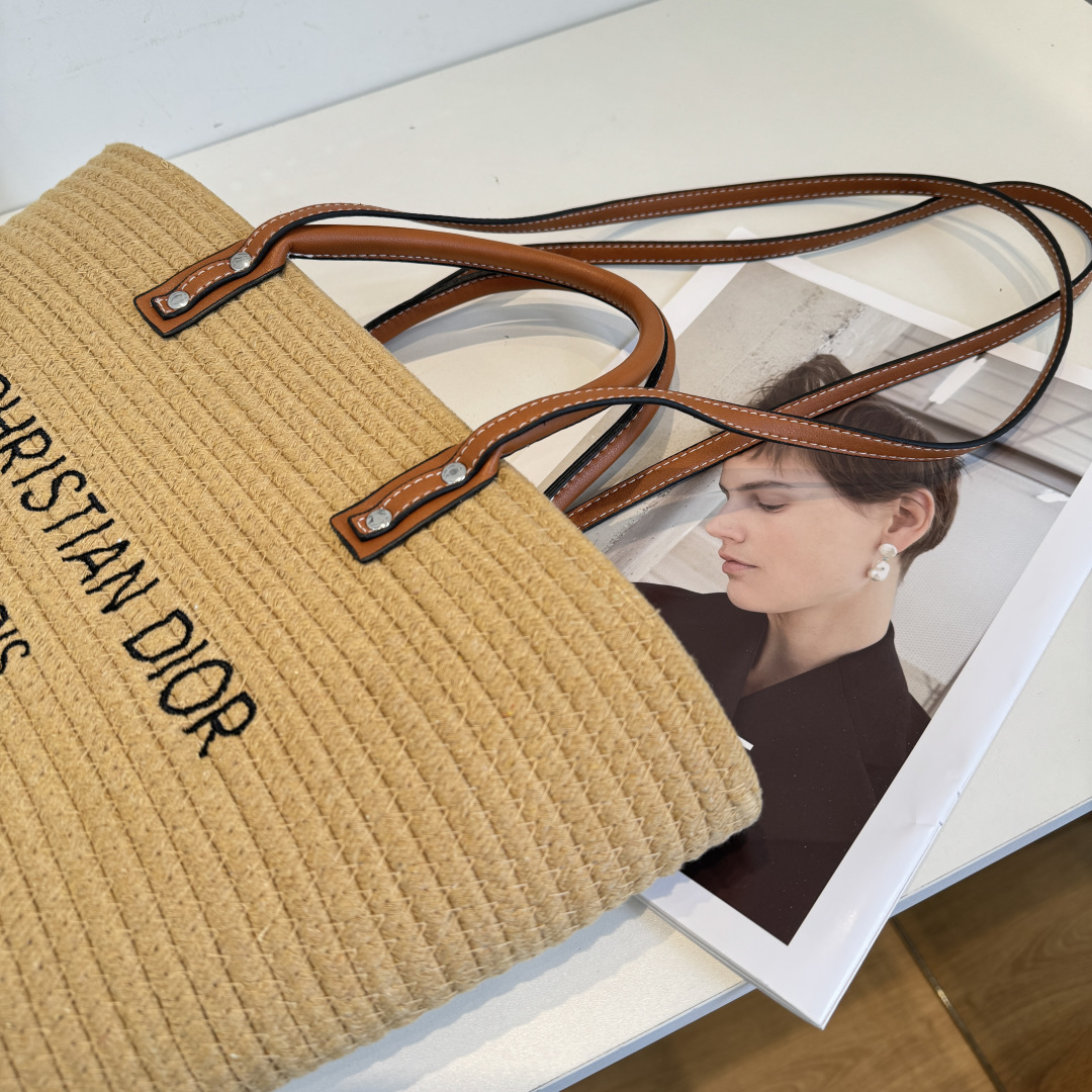 Dior Straw Bag - Image 9