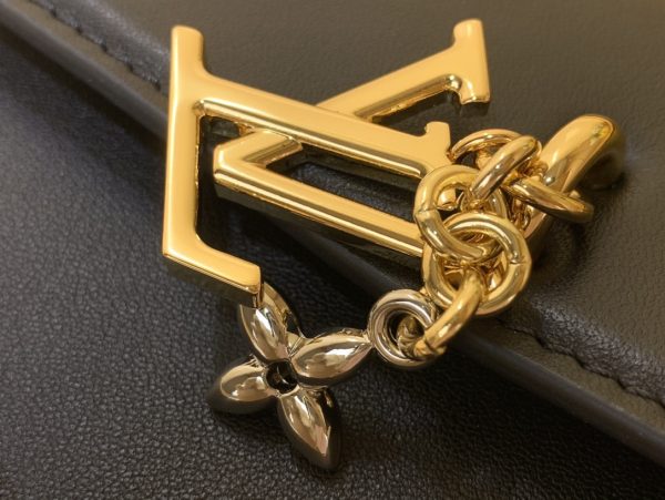 LV Wallet On Chain Bloom Bag - 10A mirror version