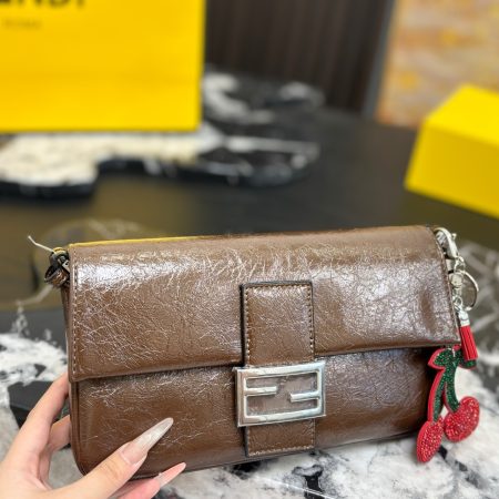 Fendi Baguette Underarm Bag - Image 6