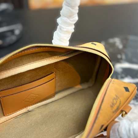 MCM Small Aren East West Shoulder Bag - Image 9