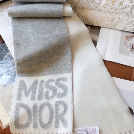 DIOR Winter Bestselling Cashmere Scarf - Image 2