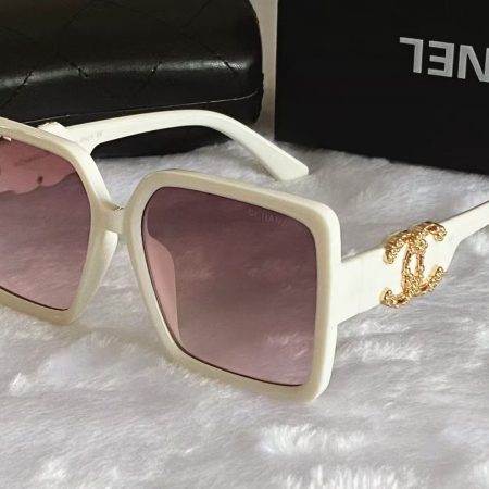 Chanel Fashionable Sunglasses - Image 6